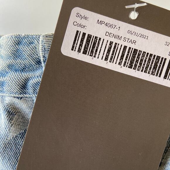 Le Lis S Distressed Star Cutoff Raw Hem High Rise Blue Denim Jean Shorts - Picture 7 of 7